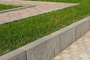 front yard retaining walls made out of concrete