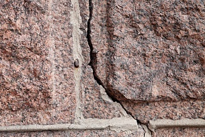 a foundation crack that needs immediate repair