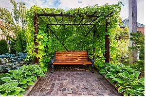 Archway landscaping idea for small backyard